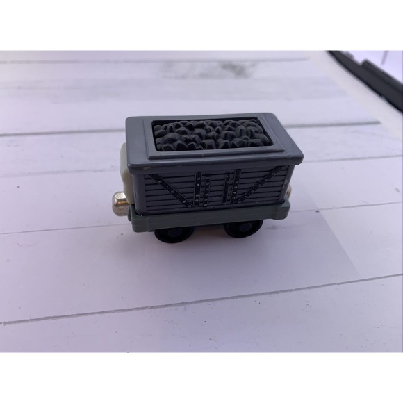 2002 LEARNING CURVE TROUBLESOME TRUCK FLIP COAL CAR TRAIN THOMAS & FRIENDS - Picture 1 of 6